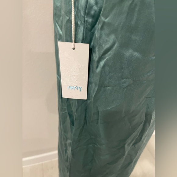 NWT Reformation Lian‎ 100% Silk sleeveless Dress - Picture 4 of 9